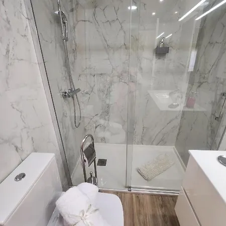 Casa Damajuana Edificio Rehabilitado Sin Ascensor * León